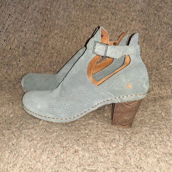 ART-Bye Bye Suela-Gray Blue Suede Booties-Buckle Ankle Strap-Sz 37-Near Mint - Picture 3 of 7